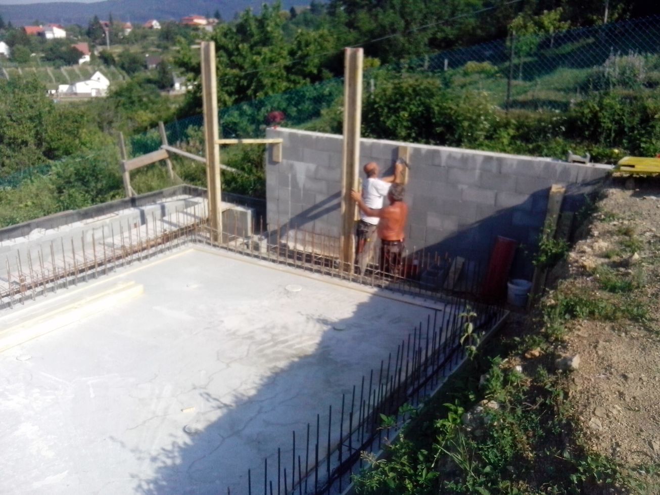 Medencezsaluzat 3